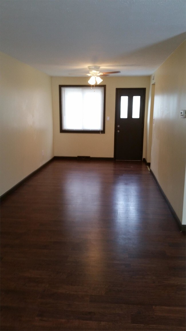 Building Photo - 30522 Severn Ln