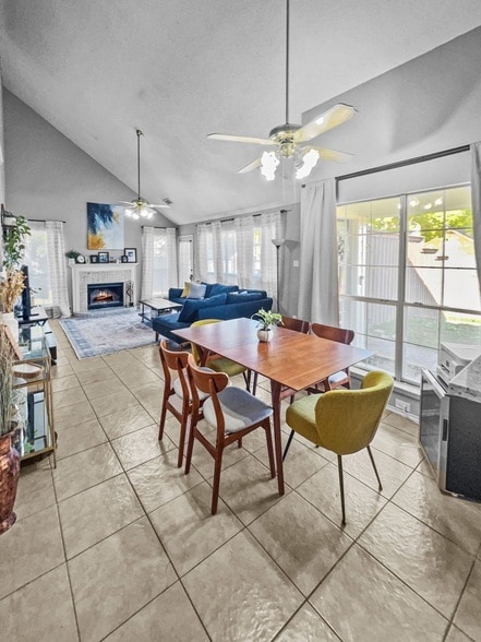 Foto del edificio - 909 Plantation Dr