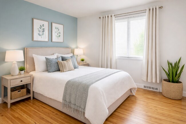 Building Photo - 1458 S Oneida St