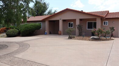 Building Photo - 2428 E Sauk Ct