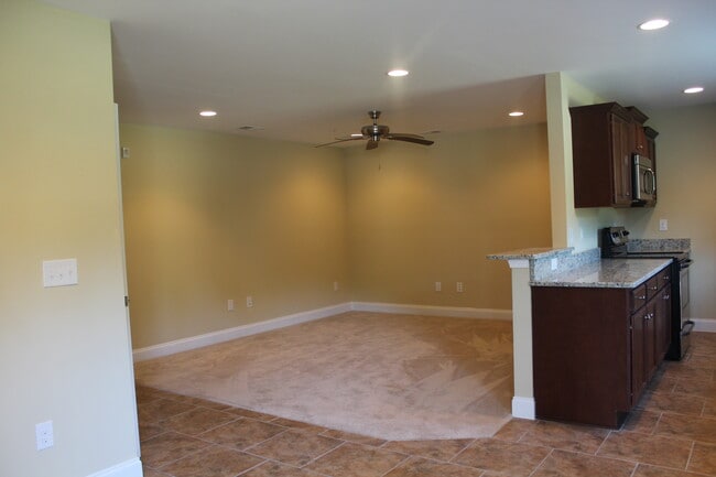 Building Photo - 106 Leadoff Dr