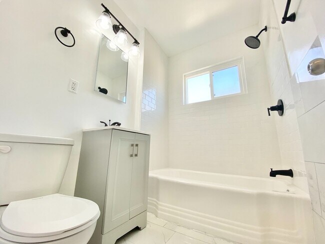 Foto del edificio - 917 N Hudson Ave