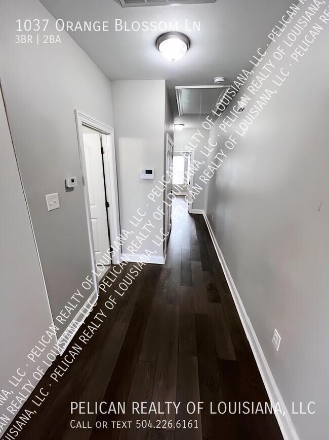 Foto del edificio - 1037 Orange Blossom Ln