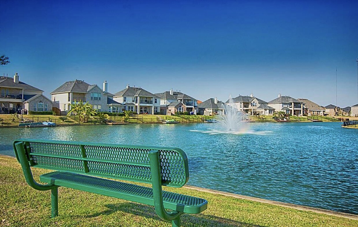 Foto principal - 3231 Lake Shore Harbour Dr