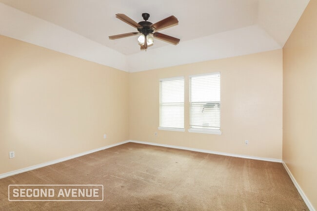 Building Photo - 5945 Sutherland Dr