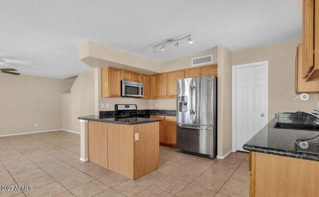 Building Photo - 11817 N 148th Ave