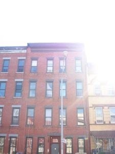 Building Photo - 884 Madison St