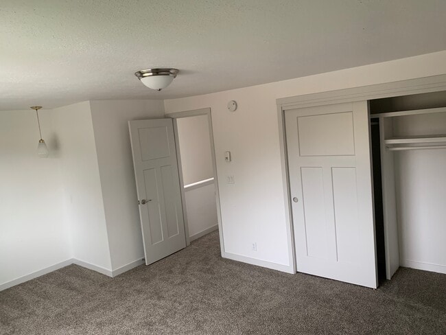 Building Photo - 608 Audel Ave