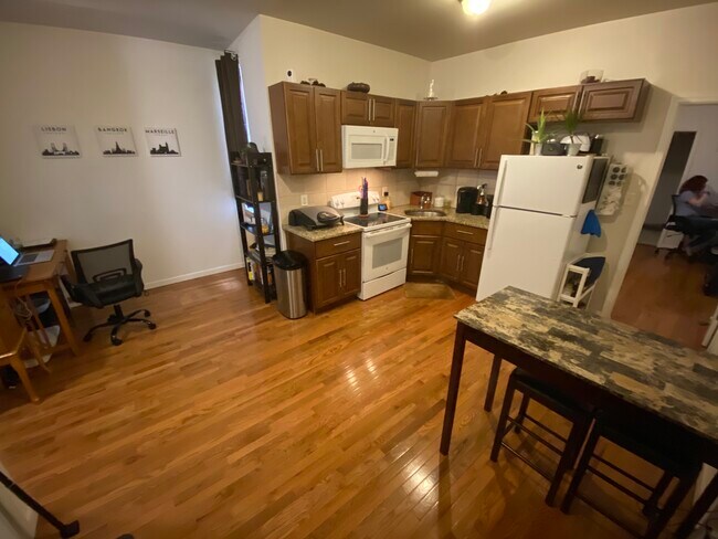 Foto del edificio - 3617 Spring Garden St