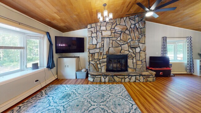 Building Photo - 270 Terrace Dr