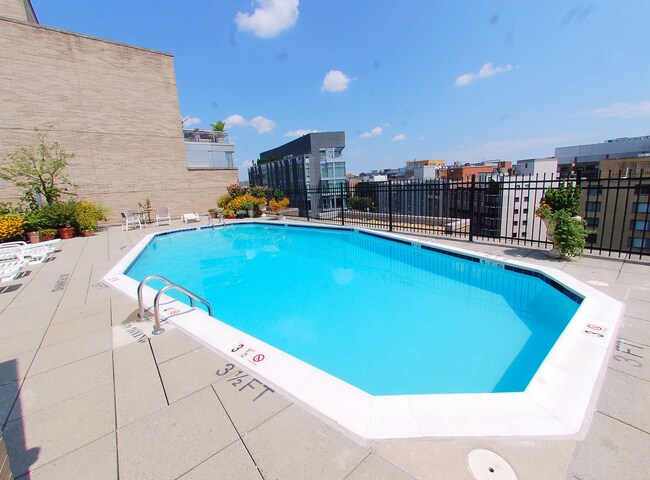 Foto del edificio - 2201 L St NW