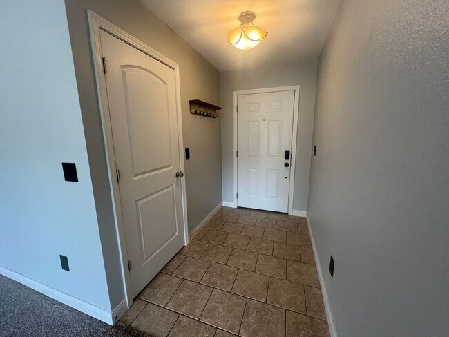 Foto del edificio - Beautiful 4-Bedroom Home in Hickory Valley...