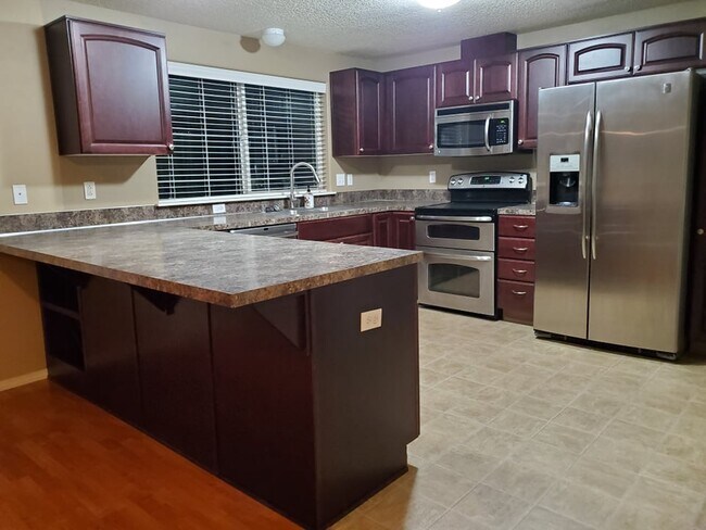 Kitchen (all included) - 1414 Brandt Rd