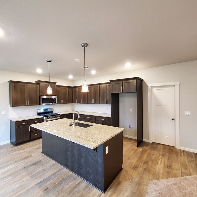 Foto del edificio - Newer 3 bedroom 2 bath home in SE Albany, close to LBCC, Easy drive to Corvallis, Lebanon or I-5