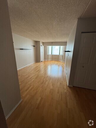 Building Photo - 270 E Highland Ave