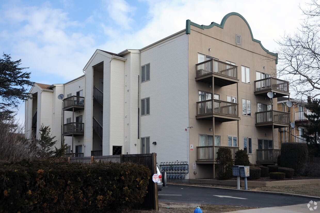 Building Photo - 309 Sunset Ave