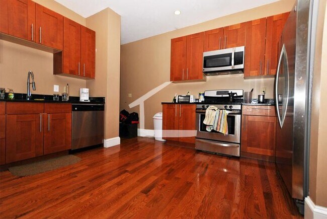 Foto del edificio - 10 Glenville Ave