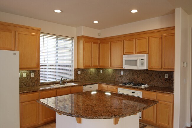 Building Photo - 3434 Glenprosen Ct