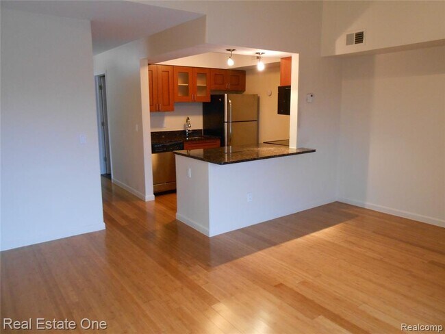 Foto del edificio - 2830 Davison Ave