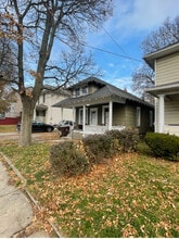 Building Photo - 811 Baker St