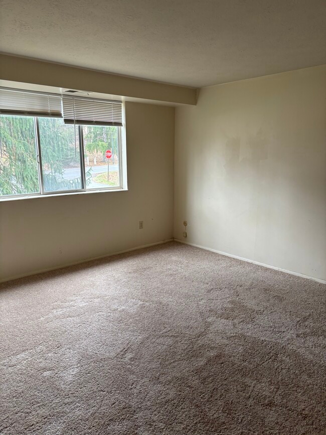 Building Photo - 27619 Evergreen Run