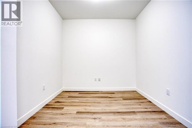 Building Photo - 461 Green Rd