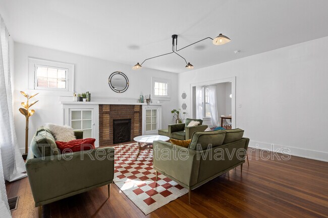 Foto del edificio - 2410 E 13th St