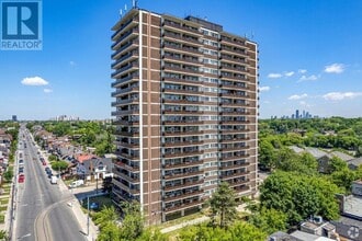 Building Photo - 161 Oakwood Ave