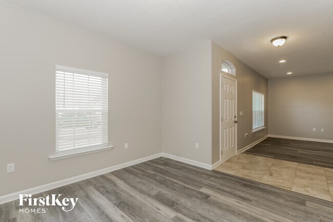 Building Photo - 15717 Spotted Saddle Cir