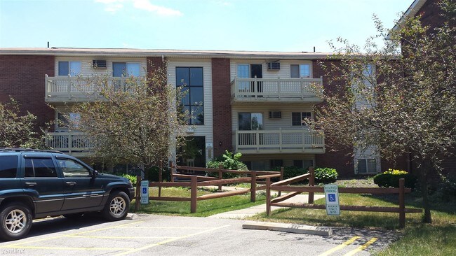 Building Photo - 1808 Cooper Foster Park Rd W