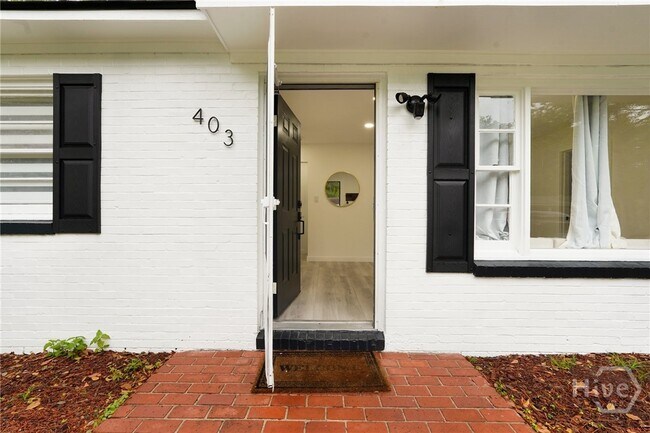 Foto del edificio - 403 Patton Rd