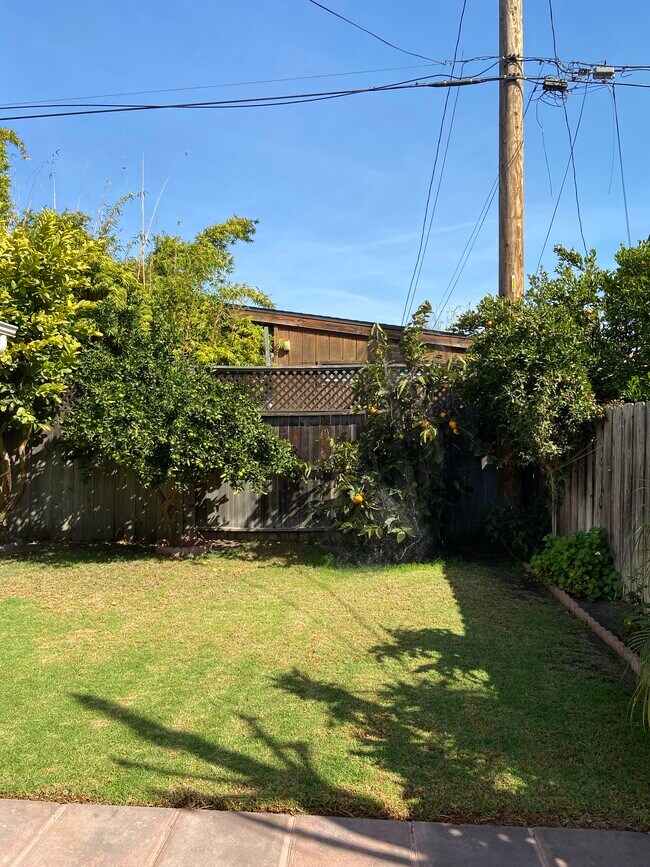 Private backyard space - 5390 Etheldo Ave