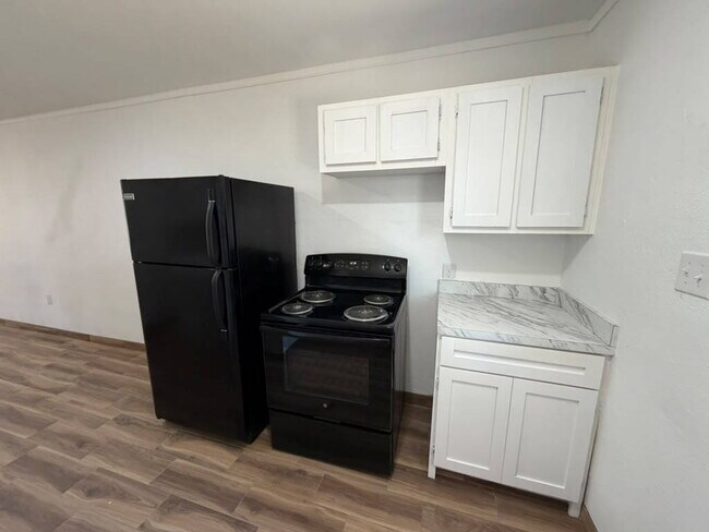 Building Photo - "Charming 2-Bed Hideaway with Modern Comforts in Edinburg – 840 Sq Ft of Cozy Living!"