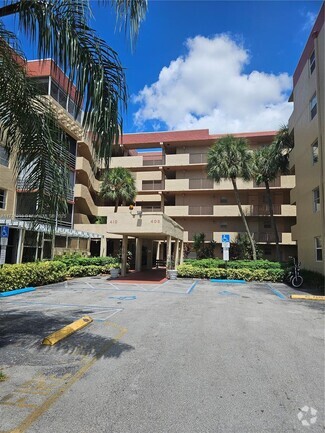 Building Photo - 410 NW 68th Ave