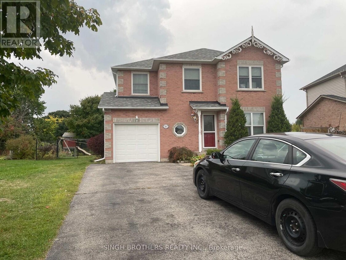 Primary Photo - 231 Inglis Ct