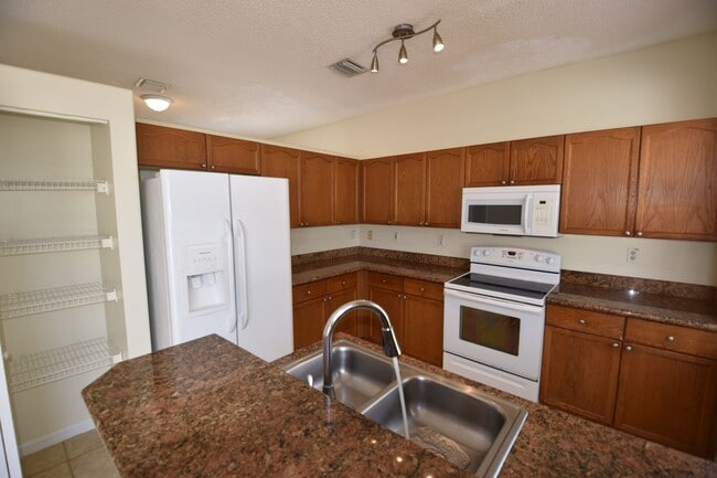 Foto del edificio - 8024 Pelican Harbour Dr