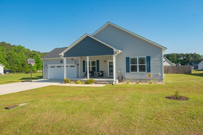 Building Photo - Coming Soon! 3 Bedroom 2.5 Bath - 25 Minutes from Camp Lejeune