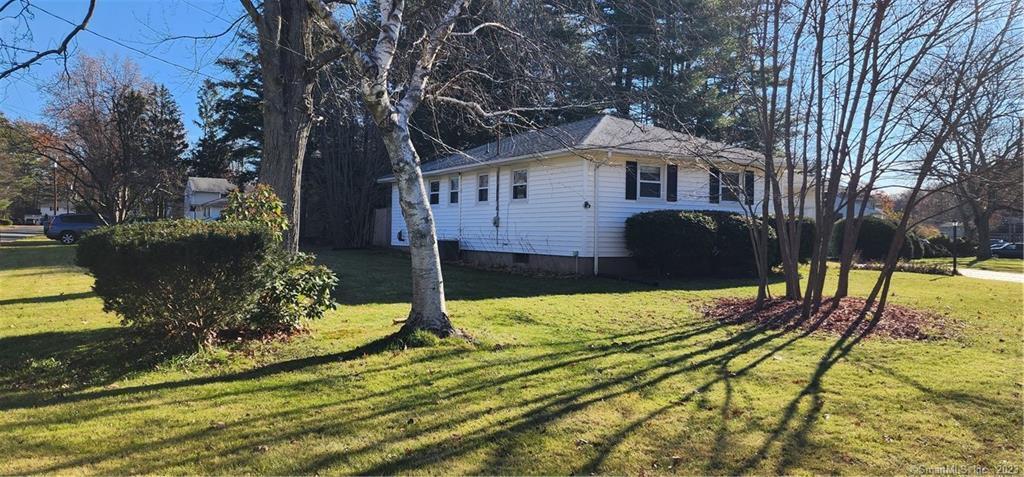 Primary Photo - 4 Northbrook Dr