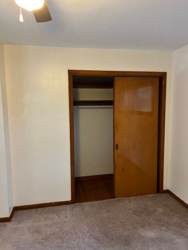 Foto del edificio - 4351 Dover Center Rd