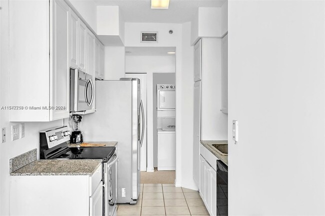 Building Photo - 7330 Ocean Terrace