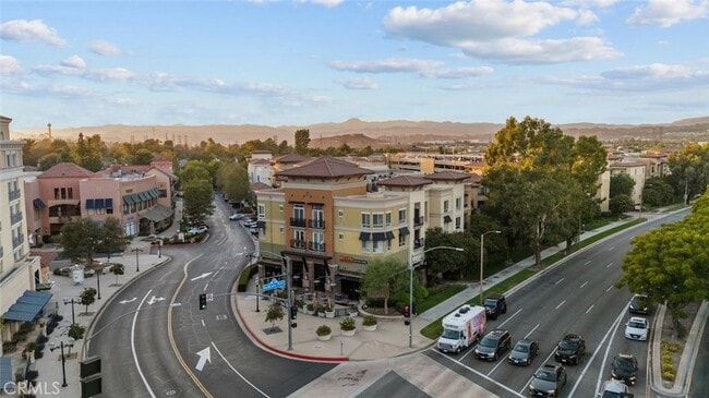 Foto del edificio - 24505 Town Center Dr