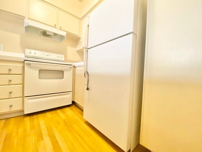 Building Photo - 505 S La Fayette Park Pl Los Angeles, CA 9...