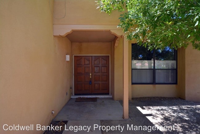 Building Photo - 9508 Rosas Ave NE
