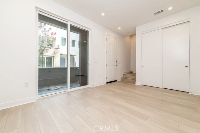 Building Photo - 627 S Lyon St