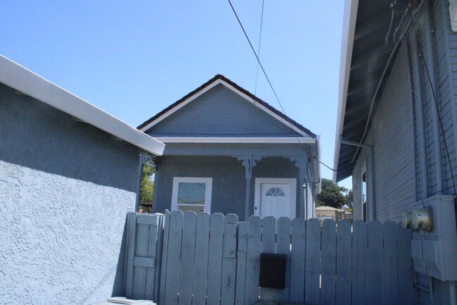 Building Photo - New New New! 1 Bedroom, 1 Bathroom House i...