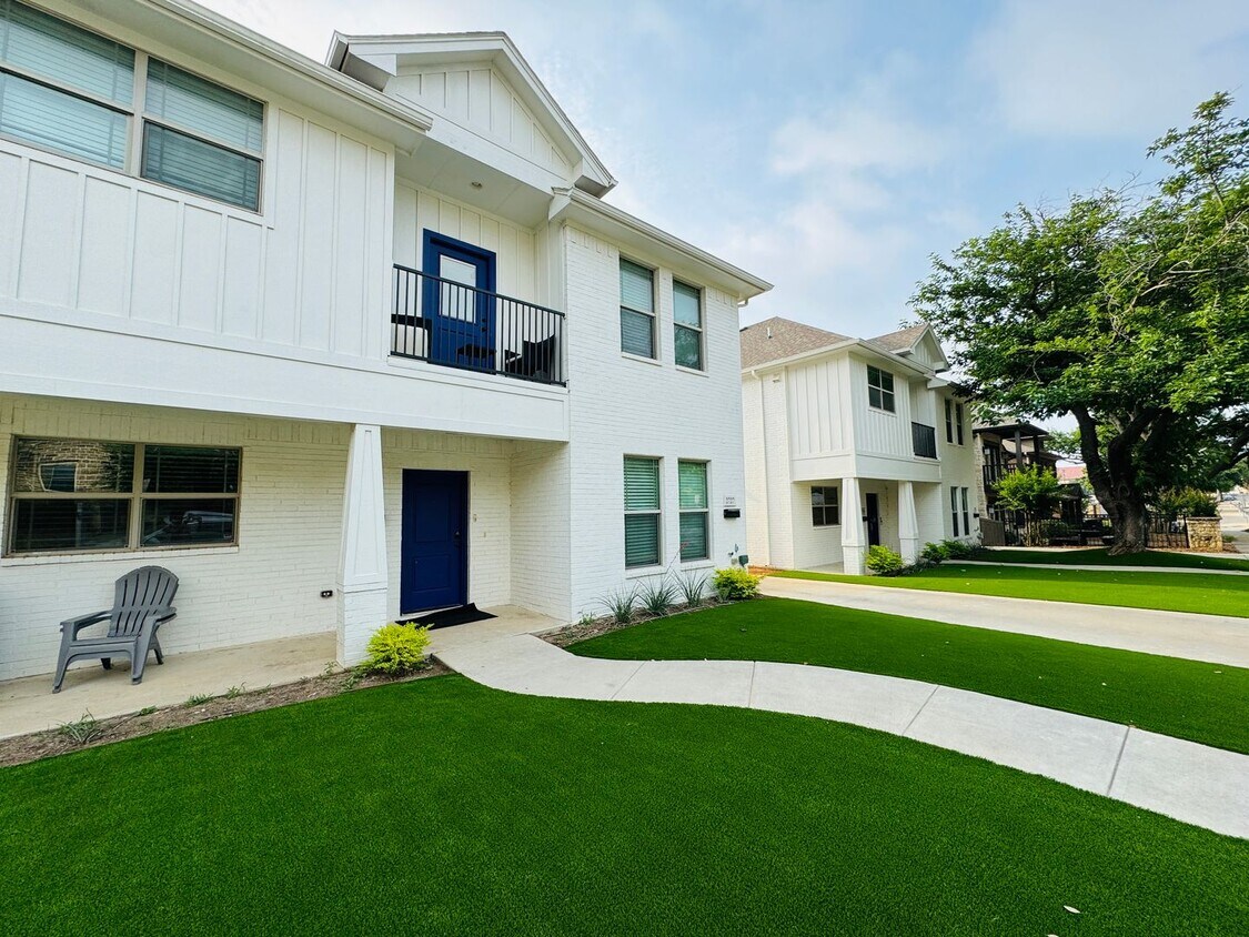 Primary Photo - * MOVE IN SUMMER 7/21/2027 * 5 Bed 3 Bath,...