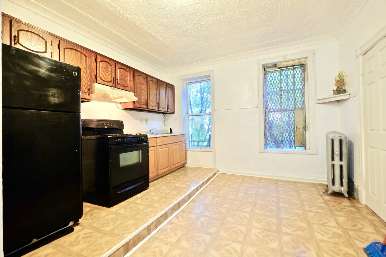 Primary Photo - 1273 Herkimer St