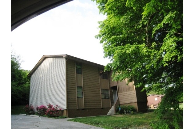 Primary Photo - 2825 Mynatt Rd