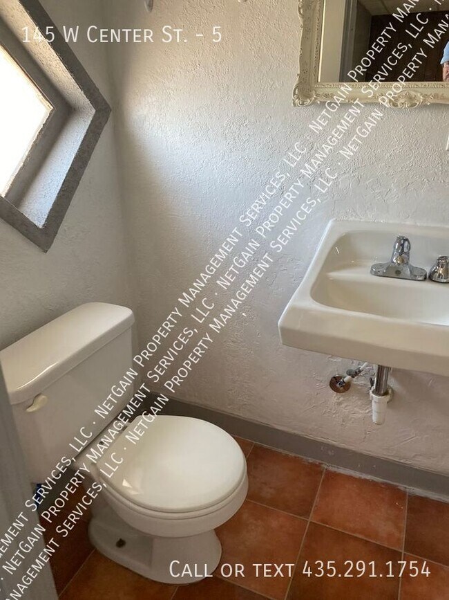 Building Photo - Studio Apartment In Beaver