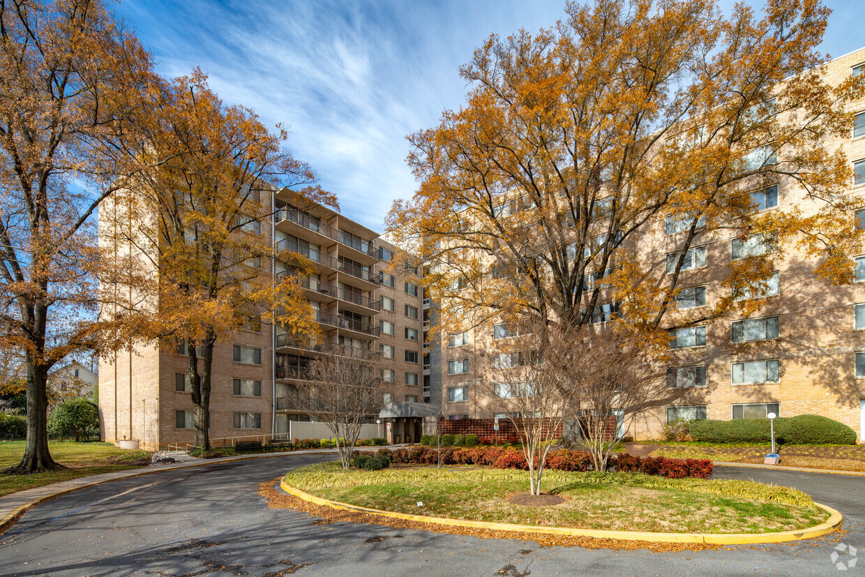 Building Photo - Oglethorpe Condominiums